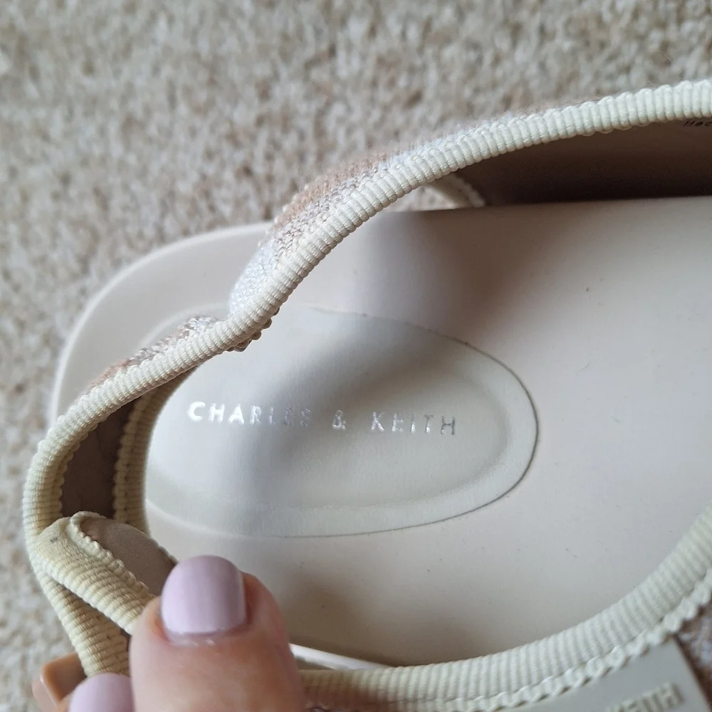 Charles And Keith Womens Tan/Cream Gingham Platform Buckle Sandals Size 41 (11)